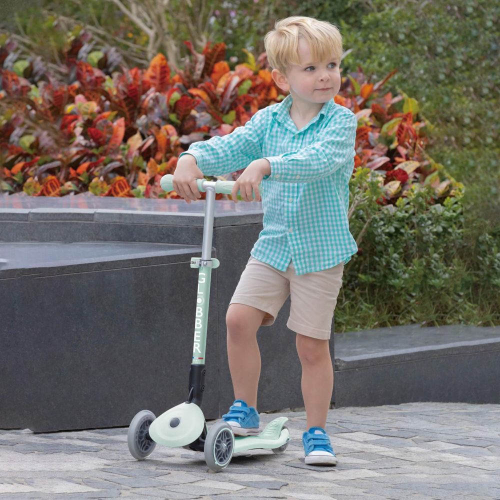  Xe Scooter 3 bánh Globber Junior Foldable Fantasy Lights Anodized Tbar (2 - 6 tuổi) 