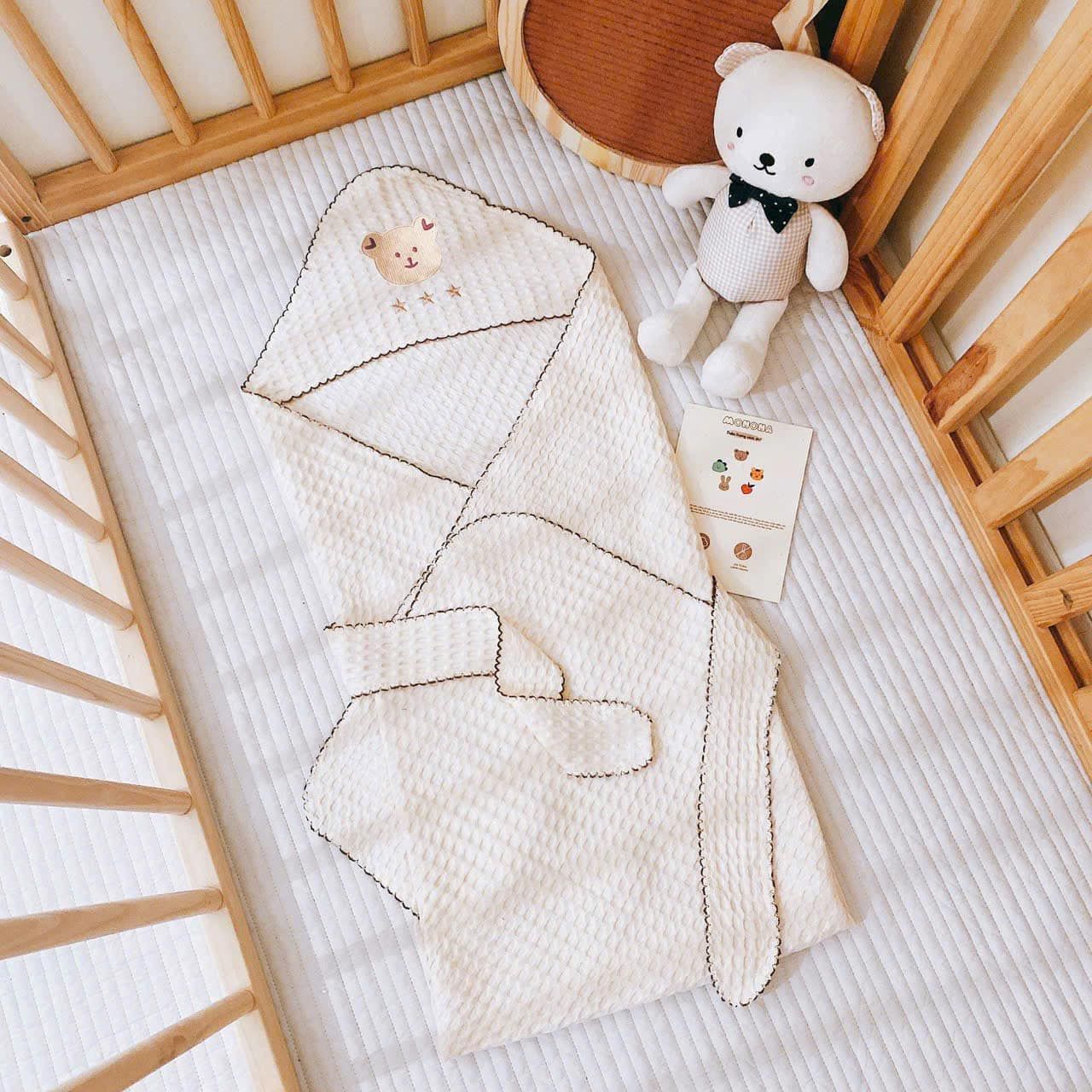  Ủ Choàng Thêu Vải Waffle Monona ( 80 x 80 ) 