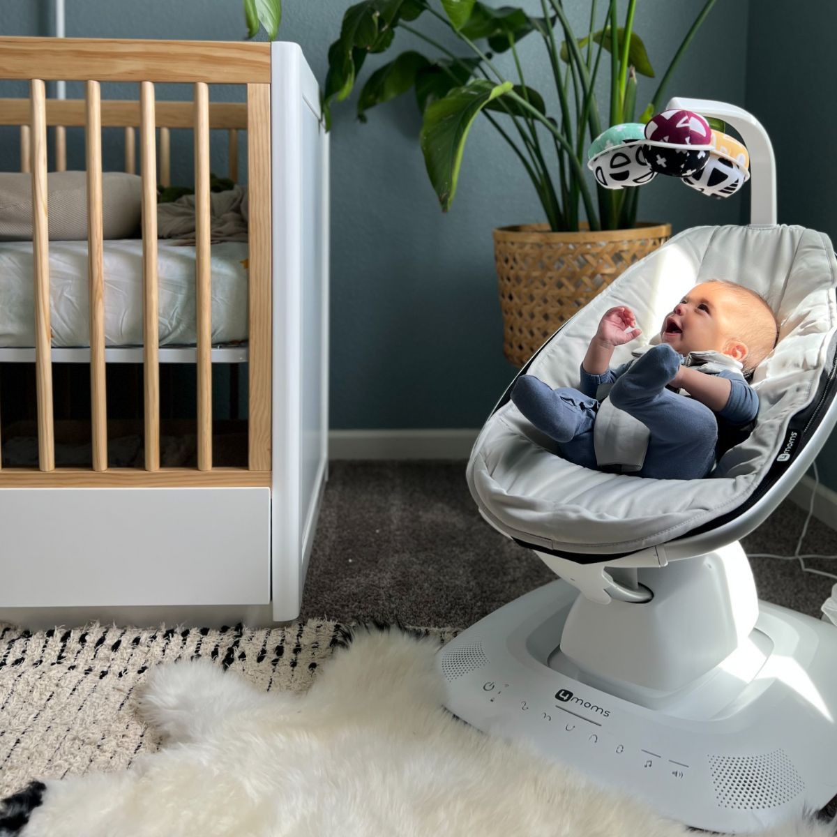  Nôi Đưa 4Moms - MamaRoo® Multi-Motion Baby Swing® 