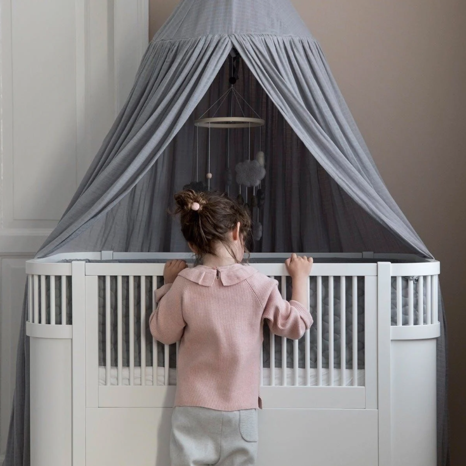 Cũi Gỗ HV Bedding (Cao 100cm x Dài 121cm x Rộng 77cm (+- 1/2cm)) 