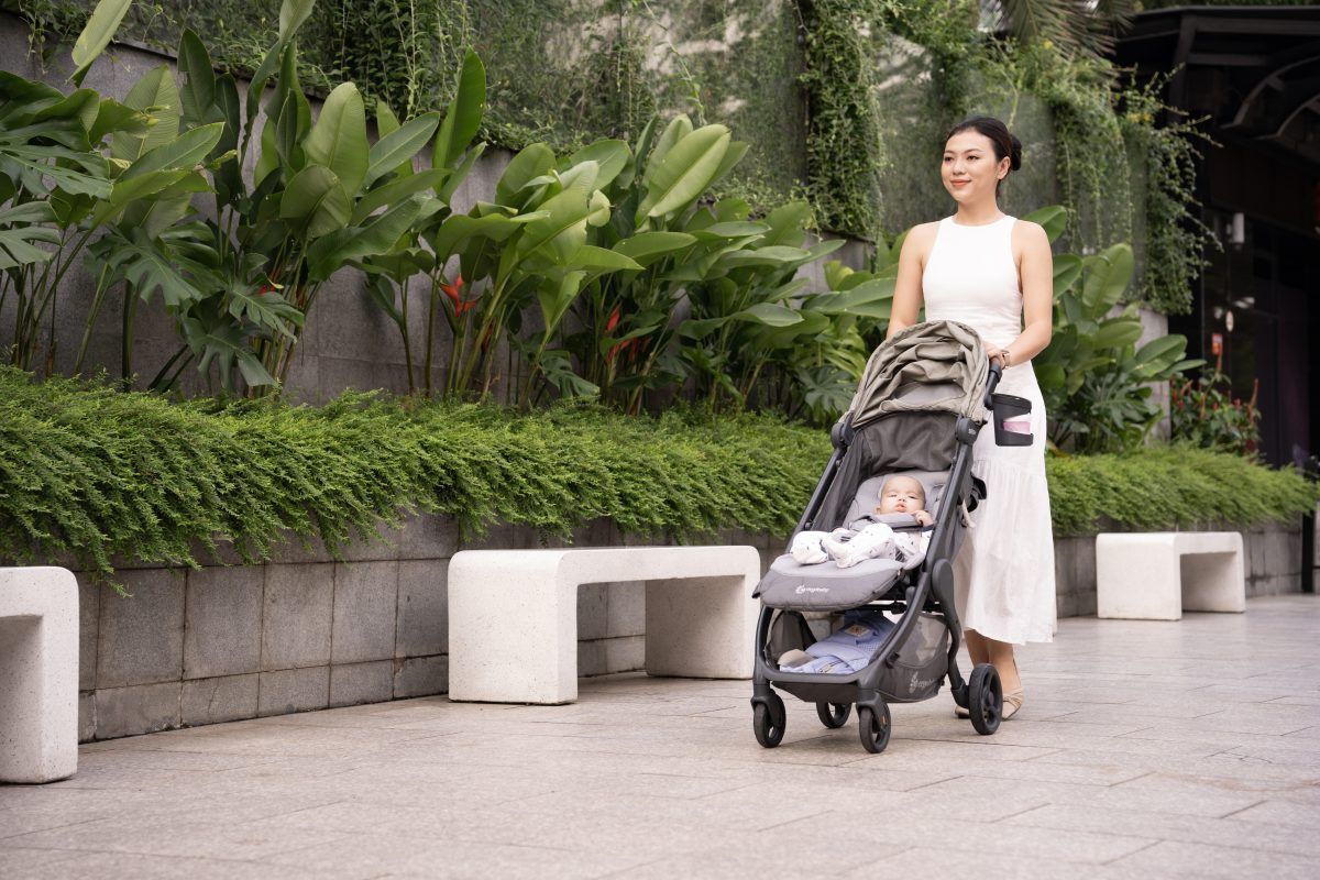  Xe đẩy gấp gọn Ergobaby Metro+ Deluxe 