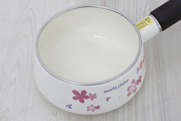 Nồi thép tráng men đáy từ 16 cm Fujihoro MCPV-16S