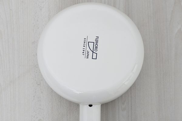 Nồi thép tráng men đáy từ 16 cm Fujihoro MCPV-16S