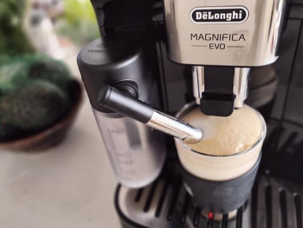 Máy pha cà phê Delonghi ECAM 290.61B Magnifica Evo