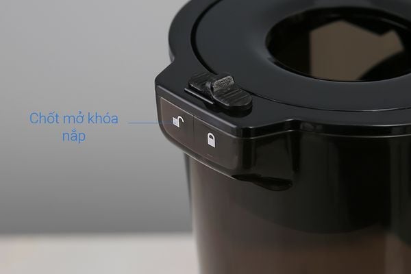 Máy ép trái cây tốc độ chậm Kuvings E7000