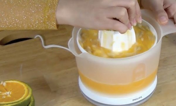 Máy vắt cam Philips HR2738