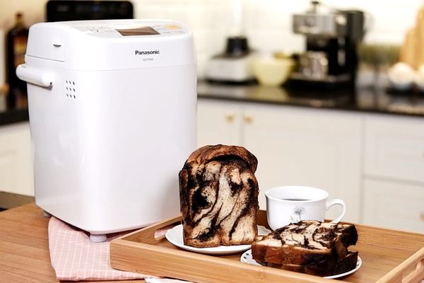 Máy làm bánh mì tự động Panasonic SD-P104WRA