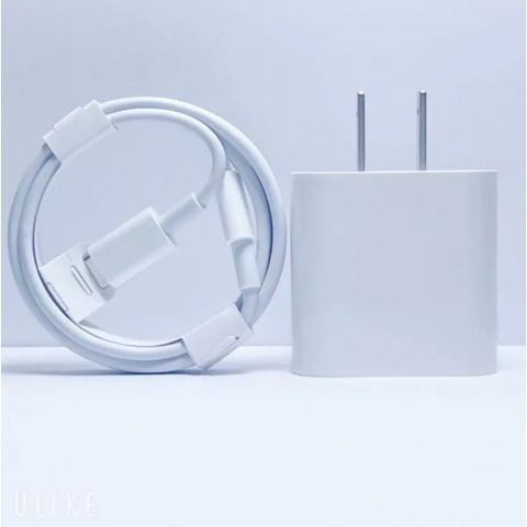 Bộ sạc ( Củ PD 20W + Dây sạc Type-C ) dành cho điện thoại Iphone (không nóng máy, ổn định)