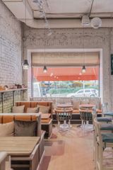 Cửa hàng bánh và cafe