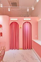 Thiết kế tiệm Nail màu hồng