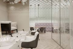 Tiệm Nail Aconcept màu xanh