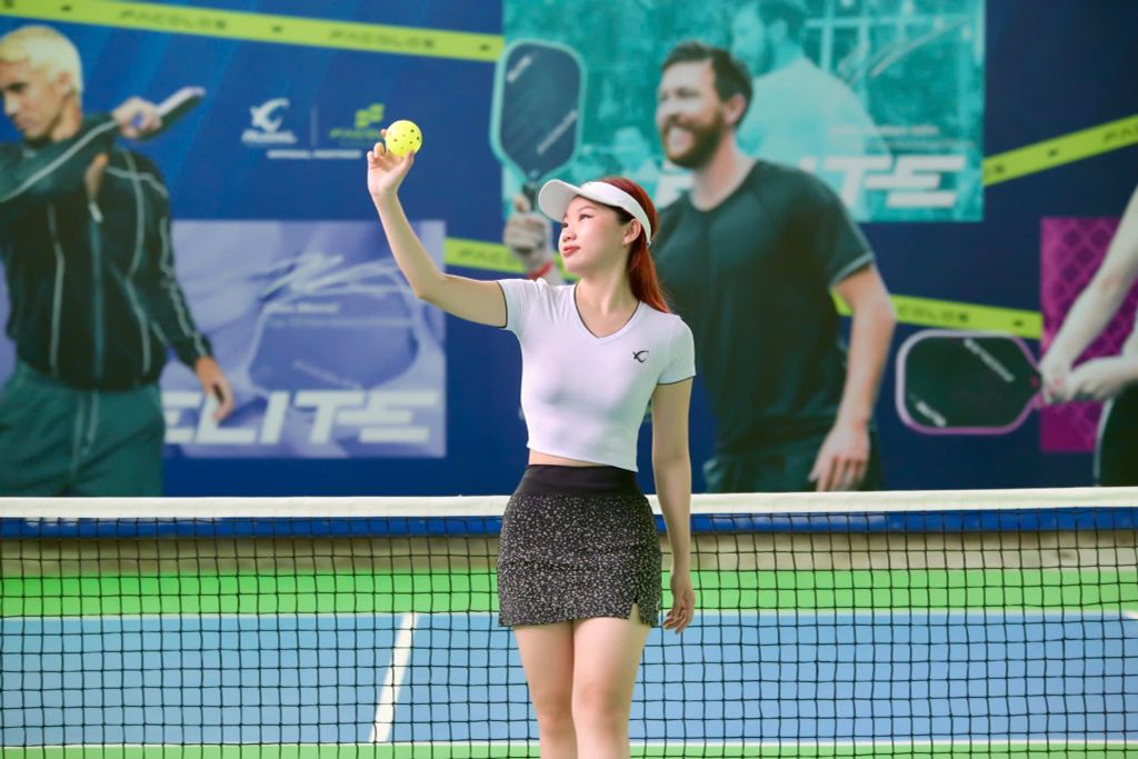 Áo thun cổ tim KC1200924