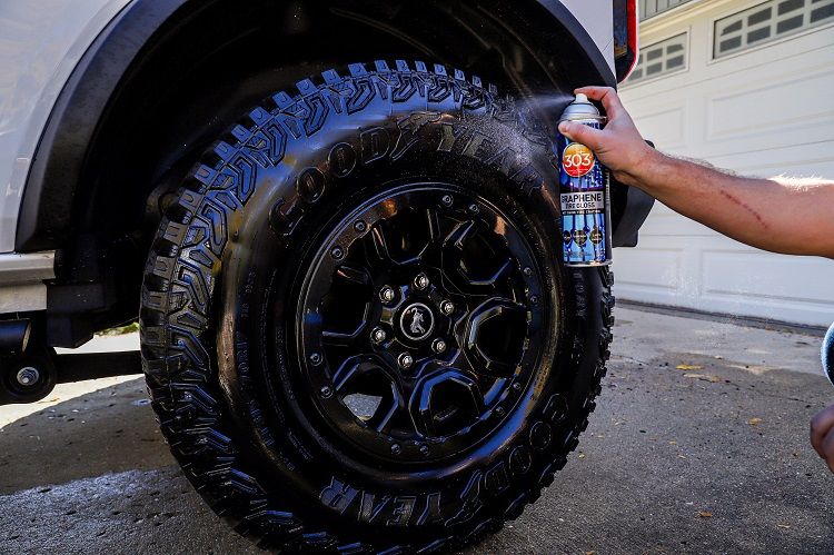  303® Graphene Tire Gloss - Bình xịt bóng lốp xe cao cấp 