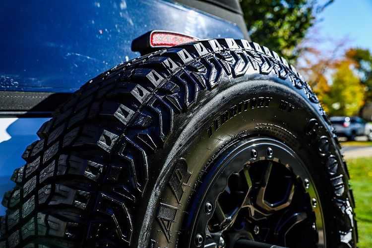  303® Graphene Tire Gloss - Bình xịt bóng lốp xe cao cấp 