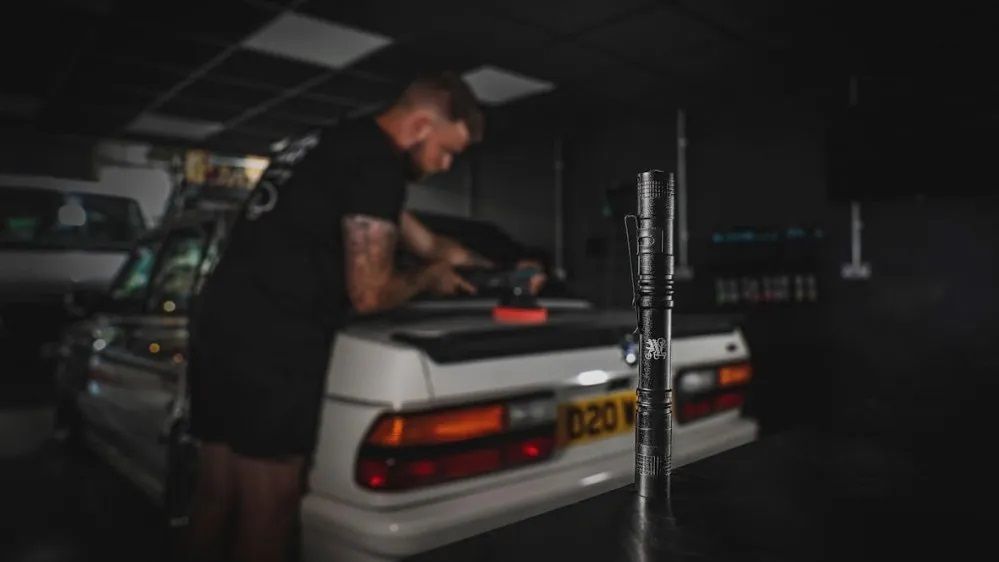  Swirl Seeker - Đèn pin soi vết xoáy 