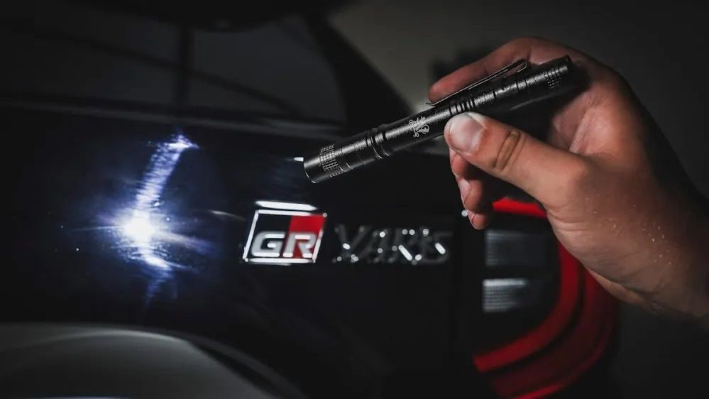  Swirl Seeker - Đèn pin soi vết xoáy 