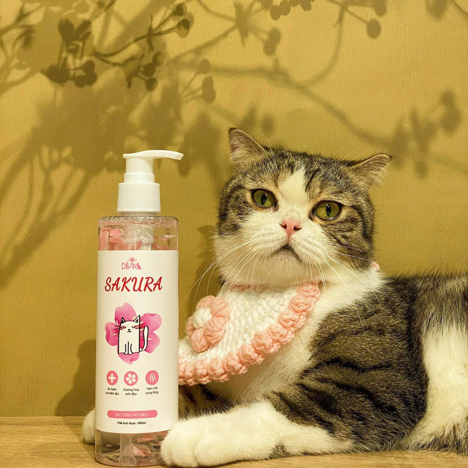  Gel tắm cho mèo Diva Sakura 265ml 