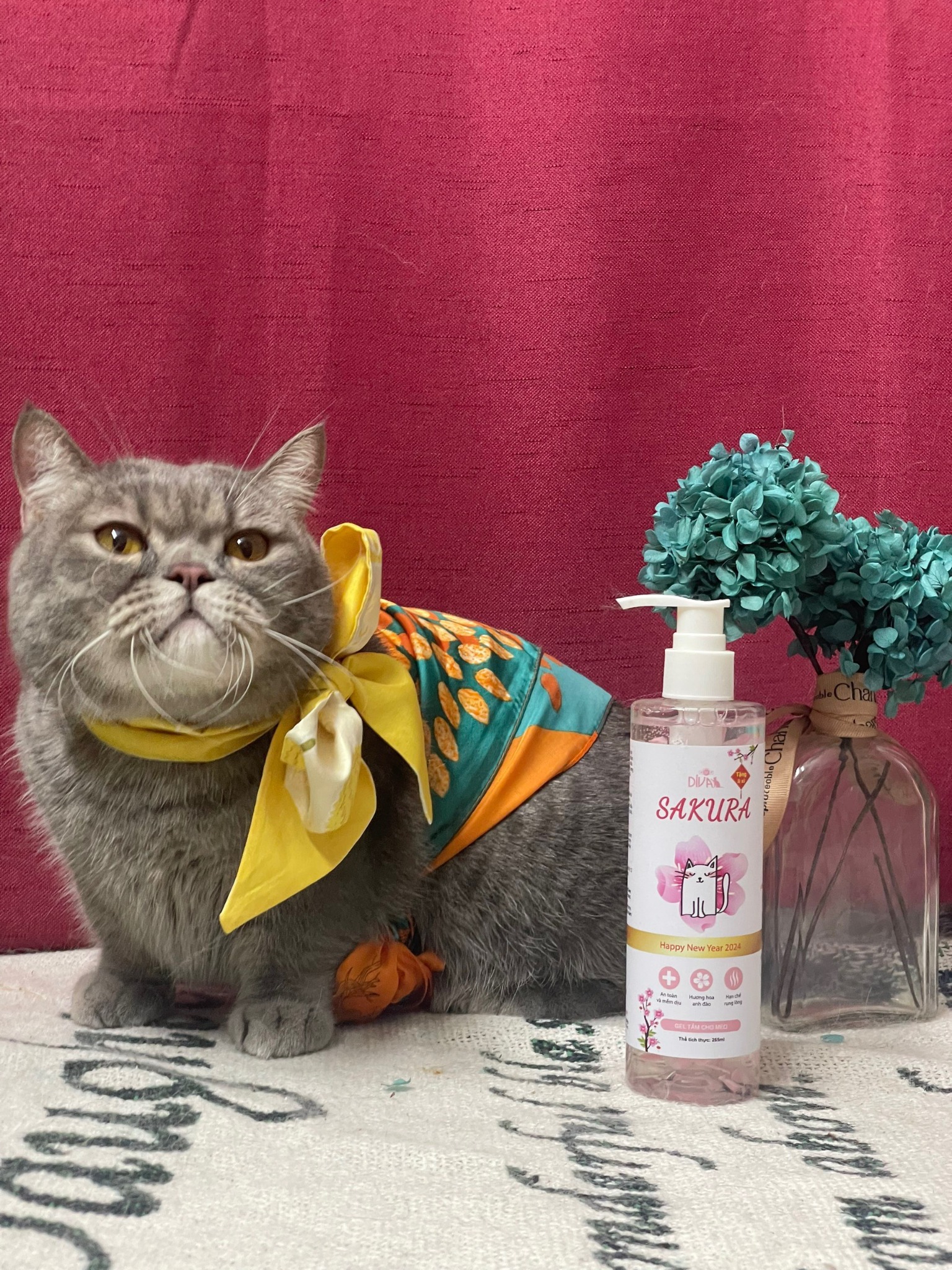  Gel tắm cho mèo Diva Sakura 265ml 