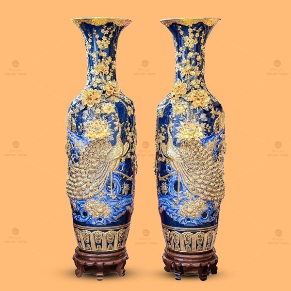 Lộc Bình Công Đào Men Xanh Coban Đắp Nổi Dát Vàng