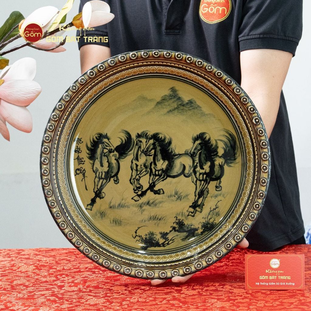 Đĩa Trưng Bày Mã Đáo Thành Công