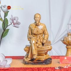 Tượng Bác Hồ Ngồi Bệ Đá