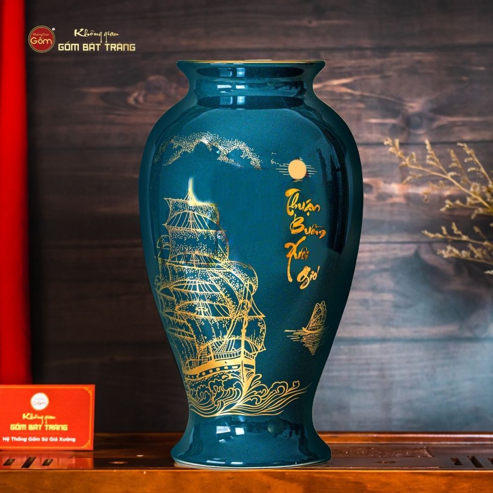 Lọ Hoa Thuận Buồm Xuôi Gió Vẽ Vàng