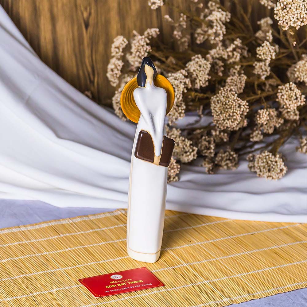 Tượng Nữ Sinh Áo Dài