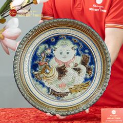 Đĩa Trưng Bày Đắp Nổi Cậu Bé Ôm Cá