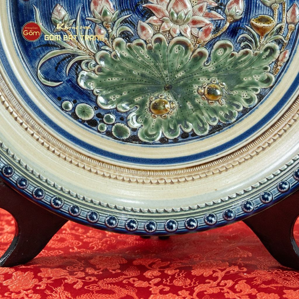 Đĩa Trưng Bày Đắp Nổi Vẽ Màu Hoa Sen Xanh