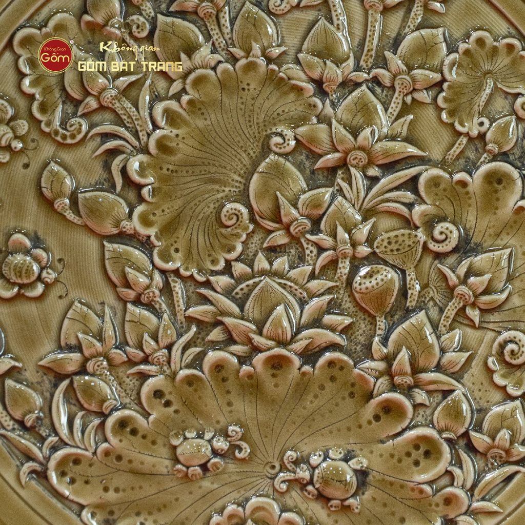 Đĩa Trưng Bày Đắp Nổi Cổ Hoa Sen Xanh