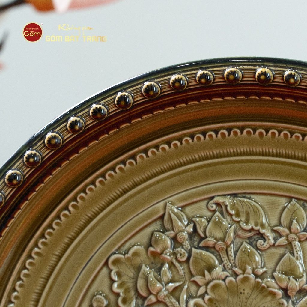 Đĩa Trưng Bày Đắp Nổi Cổ Hoa Sen Xanh