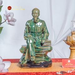Tượng Bác Hồ Ngồi Bệ Đá