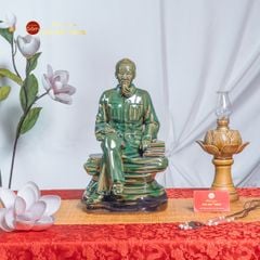 Tượng Bác Hồ Ngồi Bệ Đá