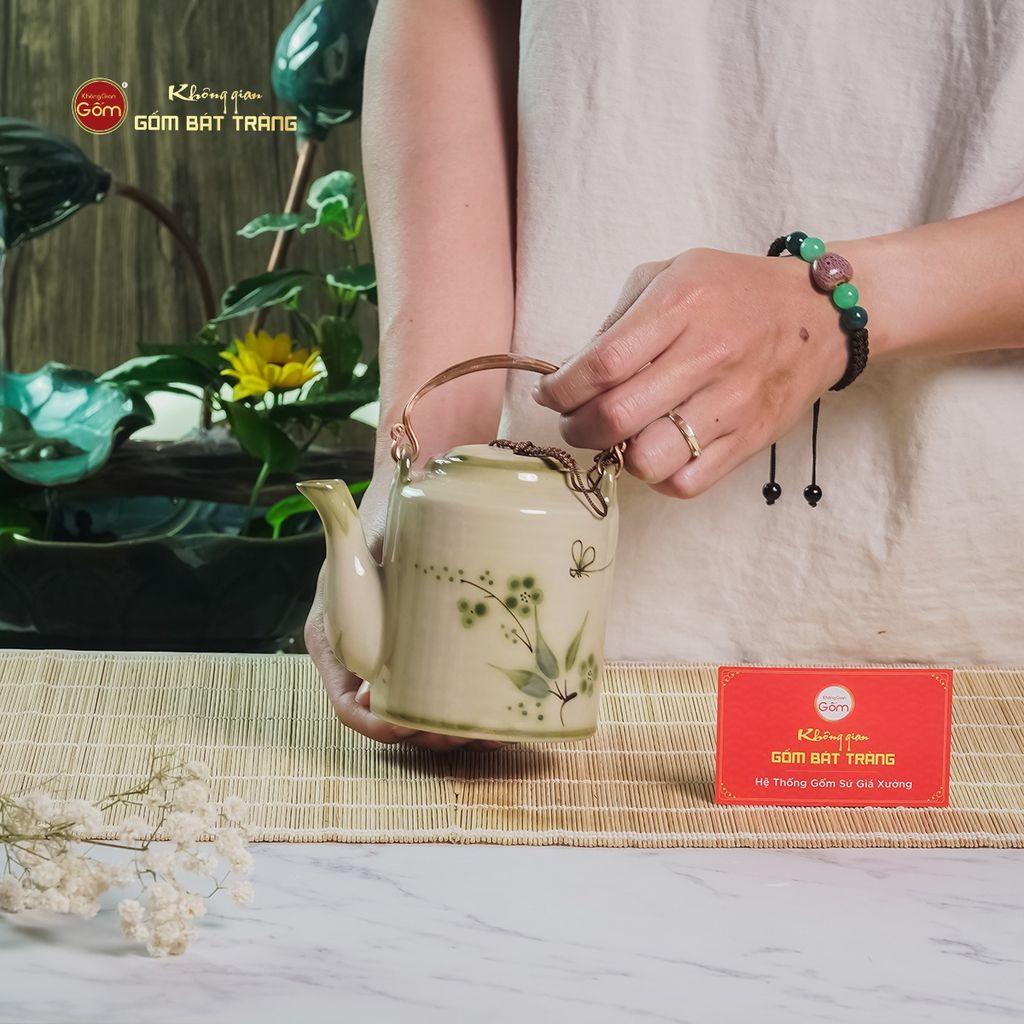 Ấm Tích Bát Tràng Vẽ Chuồn Trúc