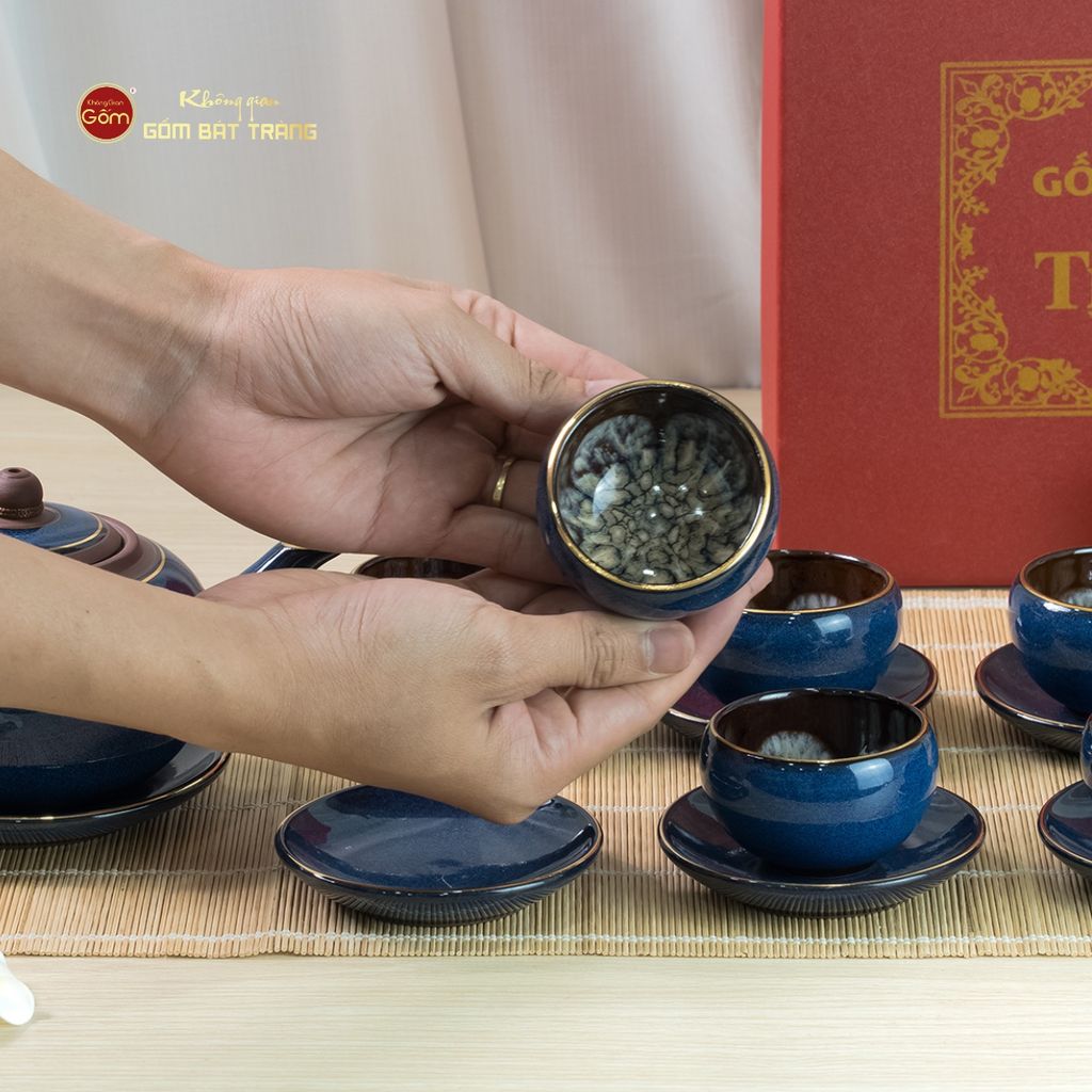 Bộ Ấm Chén Tròn Hỏa Biến Xanh Dương Kẻ Vàng