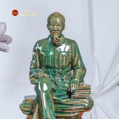 Tượng Bác Hồ Ngồi Bệ Đá