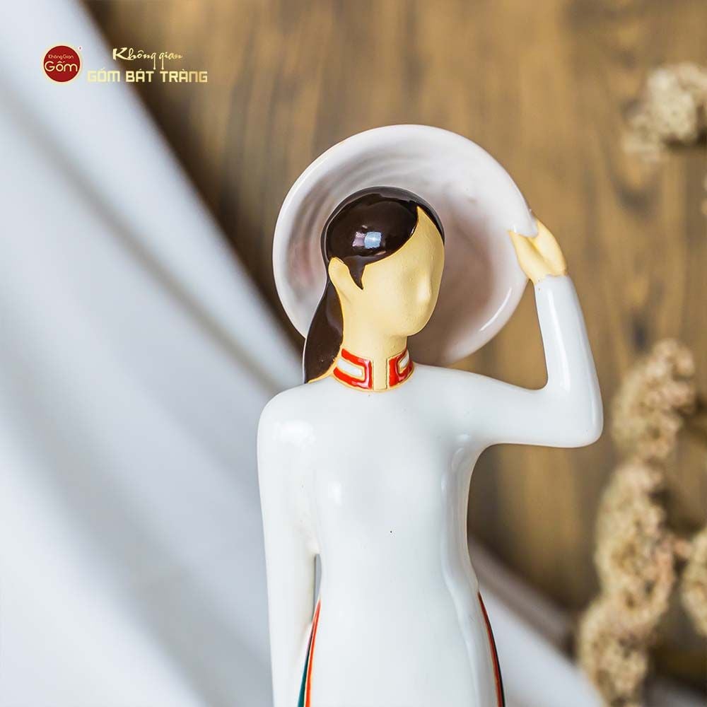 Tượng Cô Gái Việt Nam Áo Dài Nón Lá