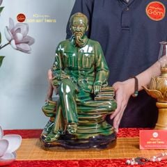 Tượng Bác Hồ Ngồi Bệ Đá