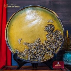 Đĩa Trưng Bày Hoa Mẫu Đơn Đắp Nổi Men Hoàng Thổ