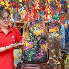 Bình Hoa Dáng Chuông Vẽ Tay Họa Tiết Hoa Đào Én