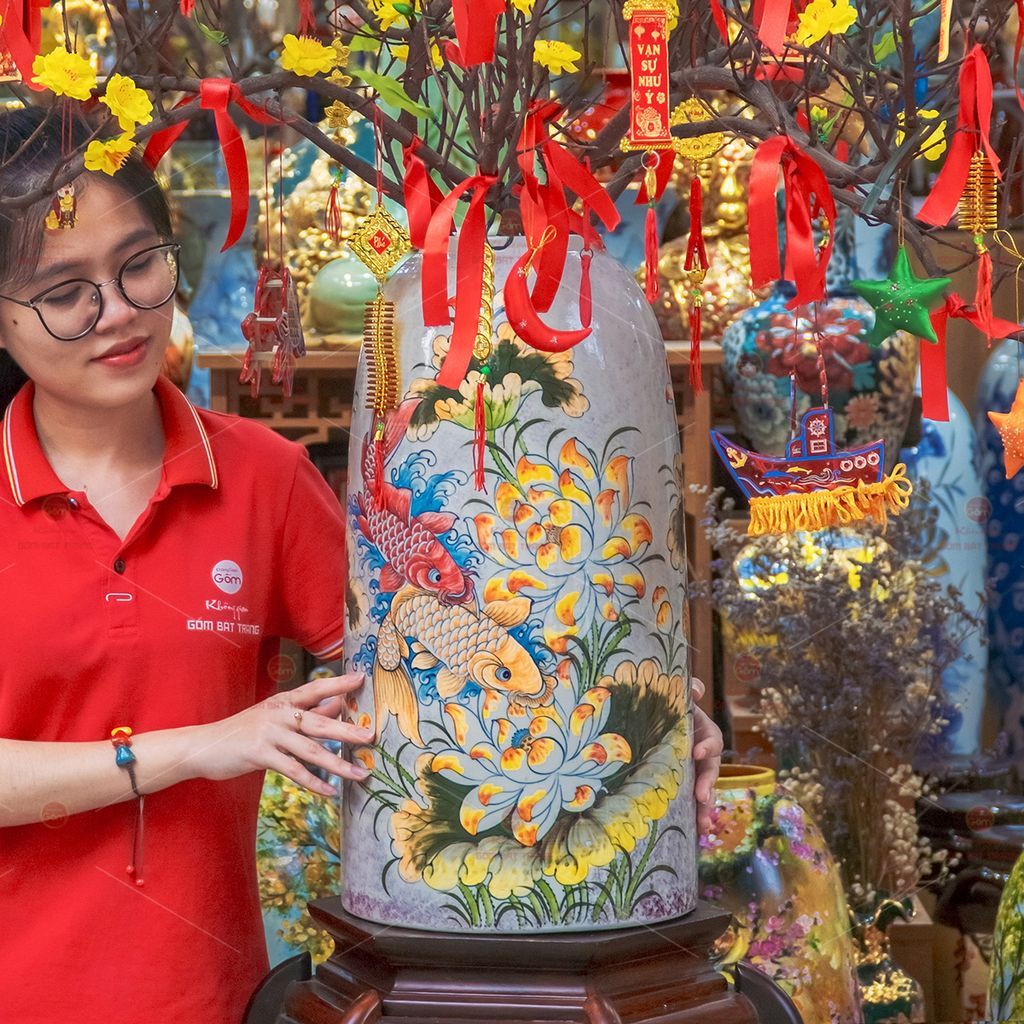 Bình Hoa Dáng Chuông Vẽ Tay Họa Tiết Sen Cá Chép