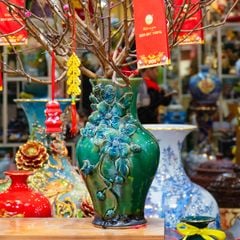 Bình Hoa Vuốt Tay Đắp Nổi Hoa