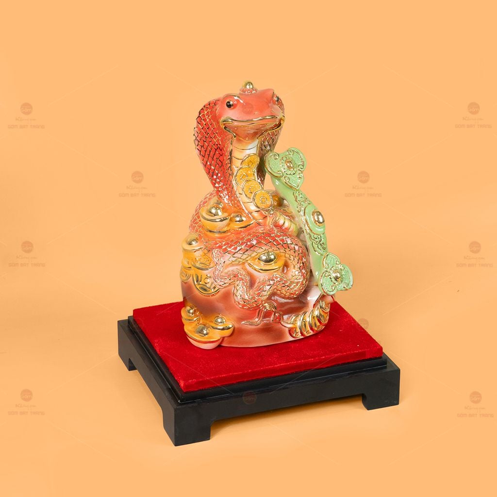 Tượng Linh Vật Ất Tỵ 2025 Vẽ Vàng