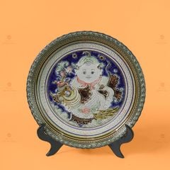 Đĩa Trưng Bày Đắp Nổi Cậu Bé Ôm Cá