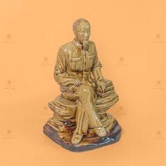 Tượng Bác Hồ Ngồi Bệ Đá