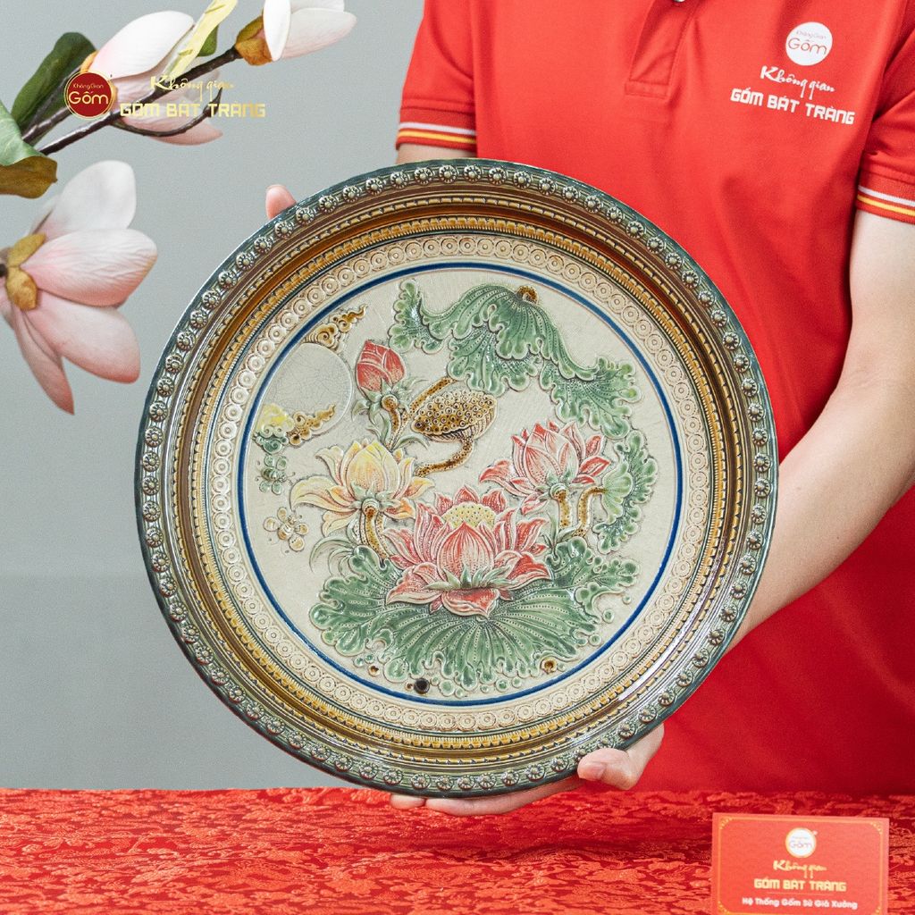 Đĩa Trưng Bày Đắp Nổi Vẽ Màu Hoa Sen Ánh Trăng