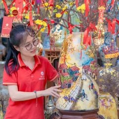 Bình Hoa Dáng Chuông Vẽ Tay Họa Tiết Phố Cổ