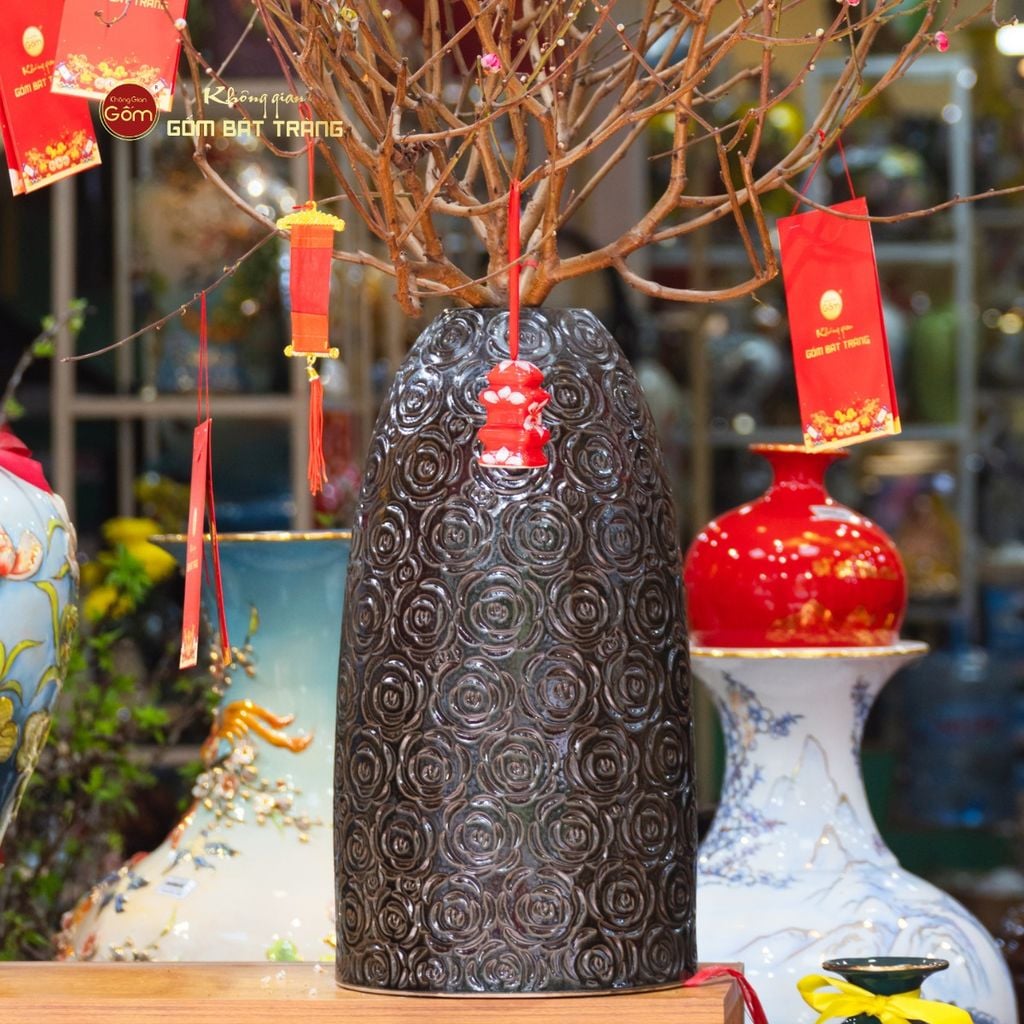 Bình Hoa Dáng Chuông Khắc Hoa Hồng