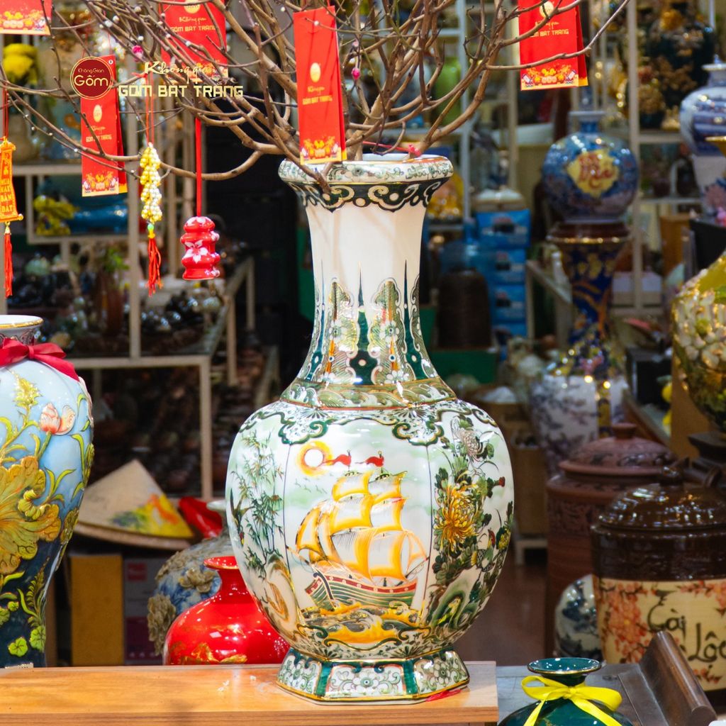 Bình Hoa Dáng Tỏi Thuận Buồm Xuôi Gió Vẽ Vàng