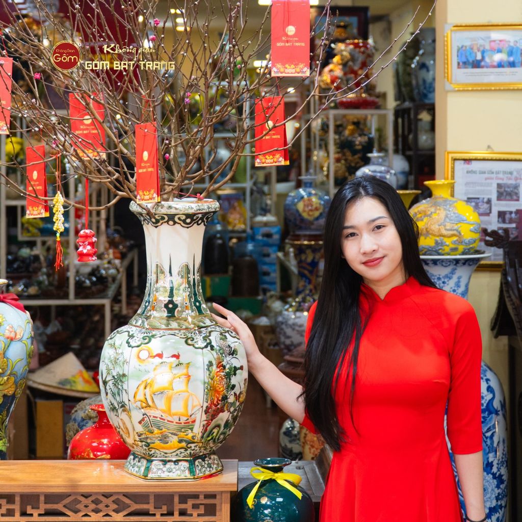 Bình Hoa Dáng Tỏi Thuận Buồm Xuôi Gió Vẽ Vàng